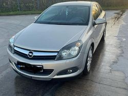 Grau Gebraucht 2006 Opel Astra GTC Coupé | 1.600 € (Fairer Preis)