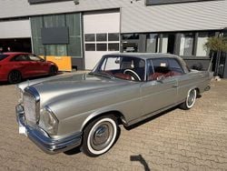 Silber Gebraucht 1962 Mercedes W111 | 72.900 €