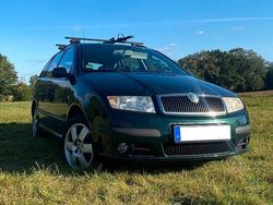 Grün Gebraucht 2006 Skoda Fabia Kombi | 1.400 €