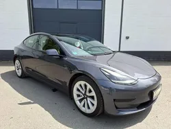 Silber Gebraucht 2021 Tesla Model 3 Limousine | 20.450 € (Fairer Preis)