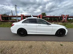 Weiß Gebraucht 2016 Mercedes C250 AMG line Limousine | 18.700 € (Fairer Preis)