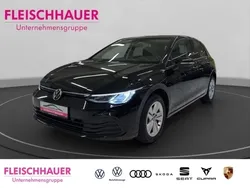 Schwarz Gebraucht 2020 VW Golf VIII Life Limousine | 17.980 € (Etwas zu teuer)