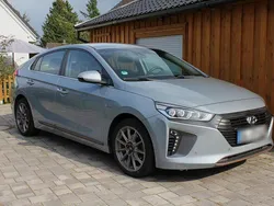 Grau Gebraucht 2017 Hyundai Ioniq Classic Limousine | 11.700 € (Fairer Preis)