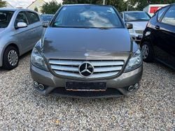 Monolithgrau Gebraucht 2012 Mercedes B200 Van / Kleinbus | 10.800 € (Fairer Preis)