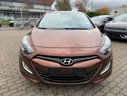 Rot Gebraucht 2013 Hyundai i30 Classic Limousine | 4.250 € (Fairer Preis)