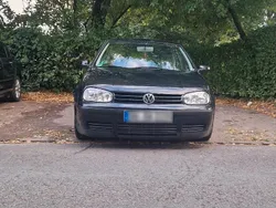 Schwarz Gebraucht 2002 VW Golf IV Limousine | 850 € (Superpreis)