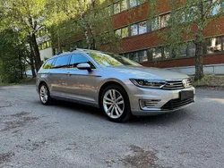Silber Gebraucht 2018 VW Passat GTE Kombi | 16.790 € (Guter Preis)