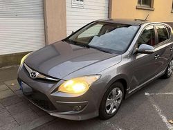 Grau Gebraucht 2011 Hyundai i30 Classic Limousine | 6.500 € (Teuer)