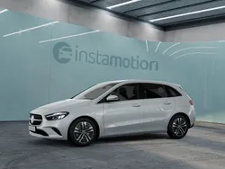 Weiß Gebraucht 2024 Mercedes B250 Van / Kleinbus | 41.337 € (Teuer)