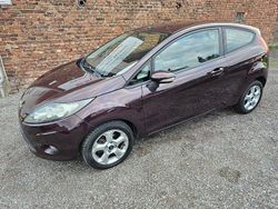 Violet Gebraucht 2009 Ford Fiesta Trend Kleinwagen | 2.490 €