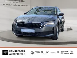 Grau (graphitegrau metallic) Neu 2025 Skoda Octavia Essence Kombi | 27.690 € (Superpreis)