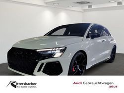 Gletscherweiß metallic Gebraucht 2024 Audi RS3 Sportback Ambiente Kleinwagen | 62.900 € (Etwas zu teuer)