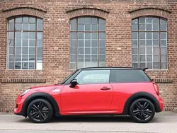 Rot Gebraucht 2018 Mini Cooper S Kleinwagen | 18.950 € (Fairer Preis)