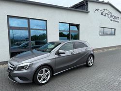 Grau Gebraucht 2015 Mercedes A180 Limousine | 15.490 € (Fairer Preis)