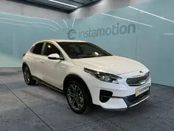 Weiß Gebraucht 2021 Kia XCeed Xdition SUV | 24.266 € (Etwas zu teuer)