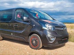 Schwarz Gebraucht 2015 Opel Vivaro Van | 16.000 €