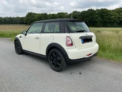 Beige Gebraucht 2011 Mini ONE Kleinwagen | 5.199 € (Fairer Preis)