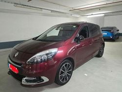 Rot Gebraucht 2012 Renault Scénic III Bose Edition Van / Kleinbus | 6.300 € (Guter Preis)