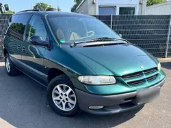 Grün Gebraucht 1997 Chrysler Voyager Van / Kleinbus | 4.900 €