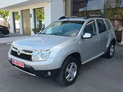 Grau Gebraucht 2012 Dacia Duster Prestige SUV | 5.790 € (Guter Preis)