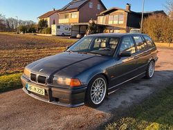 Grau Gebraucht 1998 BMW 323 Sport Line Kombi | 5.599 € (Fairer Preis)