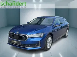 Cobalt blau metallic Gebraucht 2025 Skoda Superb Selection Kombi | 37.440 € (Teuer)