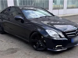Schwarz Gebraucht 2009 Mercedes E500 Coupé | 12.300 € (Fairer Preis)