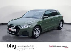 Distriktgrün metallic Gebraucht 2024 Audi A1 Sportback Advanced Plus Kleinwagen | 23.430 € (Superpreis)