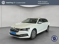 Moonweiß perleffekt Gebraucht 2022 Skoda Superb Style Kombi | 25.490 € (Fairer Preis)