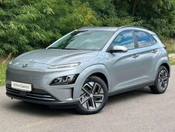 Shimmering silver (metallic) Gebraucht 2024 Hyundai Kona Trend SUV | 37.890 € (Fairer Preis)