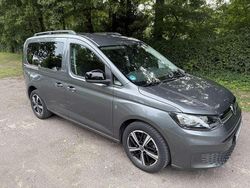 Grau Gebraucht 2021 VW Caddy Life Van / Kleinbus | 25.999 € (Etwas zu teuer)