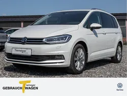 Oryxweiß perlmutteffekt Gebraucht 2024 VW Touran Highline Van / Kleinbus | 34.490 € (Fairer Preis)
