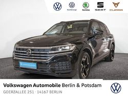 Grenadillschwarz metallic Gebraucht 2024 VW Touareg Basis SUV | 57.950 € (Fairer Preis)
