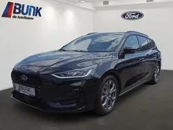 Obsidianschwarz metallic Gebraucht 2024 Ford Focus ST-Line Limousine | 27.980 € (Fairer Preis)