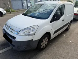 Weiß Gebraucht 2011 Citroën Berlingo Van / Kleinbus | 3.100 €