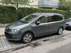 Grau Gebraucht 2013 VW Sharan Van / Kleinbus | 17.000 € (Etwas zu teuer)