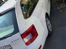 Weiß Gebraucht 2014 Skoda Octavia Kombi | 6.199 € (Fairer Preis)