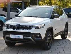 Weiß Gebraucht 2023 Jeep Compass SUV | 32.900 € (Fairer Preis)