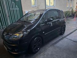 Schwarz Gebraucht 2006 Peugeot 1007 RC Van / Kleinbus | 2.999 € (Fairer Preis)