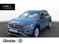 Petroleum blue metallic Gebraucht 2024 VW T-Roc Style SUV | 28.820 € (Fairer Preis)