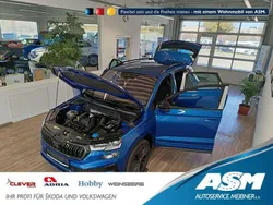 Raceblau metallic Neu 2025 Skoda Karoq SportLine SUV | 38.509 € (Teuer)