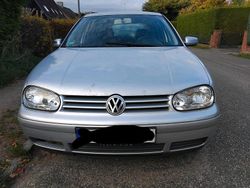 Grau Gebraucht 2003 VW Golf IV Kleinwagen | 650 € (Guter Preis)