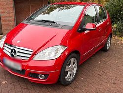 Rot Gebraucht 2011 Mercedes A180 Avantgarde SUV | 8.888 € (Teuer)