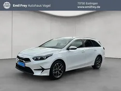 Weiß Gebraucht 2023 Kia Ceed Sportswagon Kombi | 24.250 € (Guter Preis)