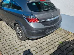 Grau Gebraucht 2010 Opel Astra GTC Edition Limousine | 3.850 € (Fairer Preis)