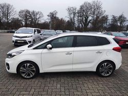 Weiß Gebraucht 2017 Kia Carens Spirit Van / Kleinbus | 13.800 € (Etwas zu teuer)
