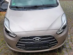 Beige Gebraucht 2018 Hyundai ix20 Van / Kleinbus | 8.750 € (Guter Preis)