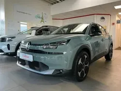 Farbe grun turquoise/typ aussenverkleidung metalliclackierung (grau) Gebraucht 2025 Citroën C4 Limousine | 23.989 € (Fairer Preis)