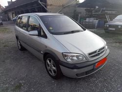 Silber Gebraucht 2004 Opel Zafira Elegance Van / Kleinbus | 2.900 € (Fairer Preis)