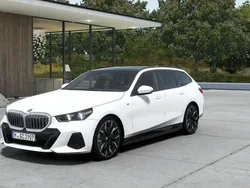 Weiß Neu 2025 BMW 520 Sport Line Kombi | 66.490 € (Teuer)
